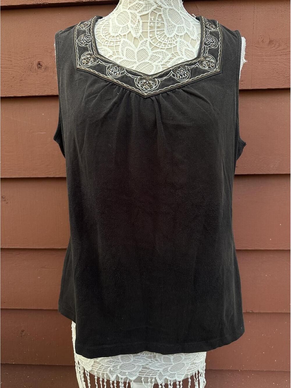 Croft & Barrow Black Embroidered Neckline Sleeveless Top